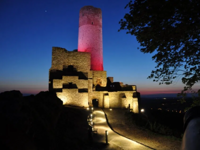 Zamek Krolewski podświetlony na czerwono - 79 rocznica pacyfikacji wsi Wolica
